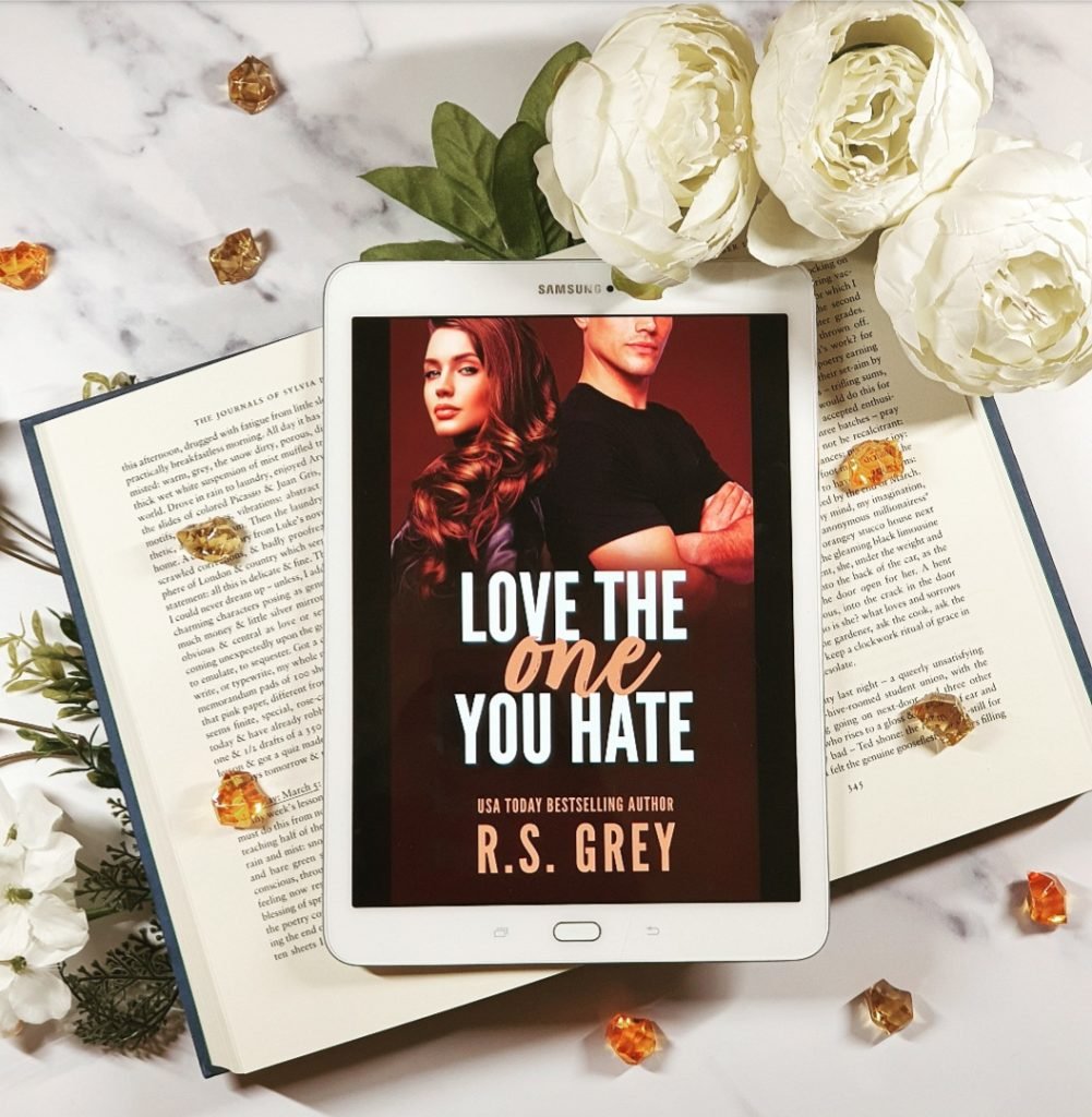 REVIEW | LOVE THE ONE YOU HATE BY R.S. GREY